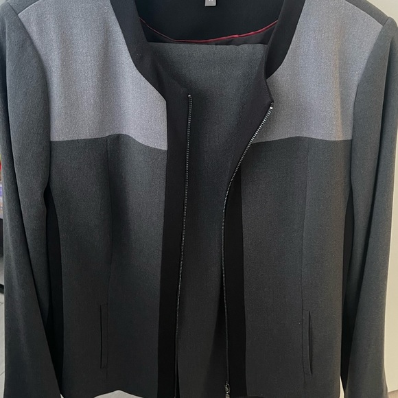 Laura Pant Suits - Picture 7 of 7